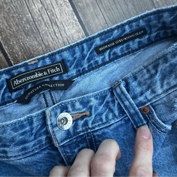 👖 Abercrombie & Fitch High Rise Girlfriend Jeans 💙 - Picture 4 of 5